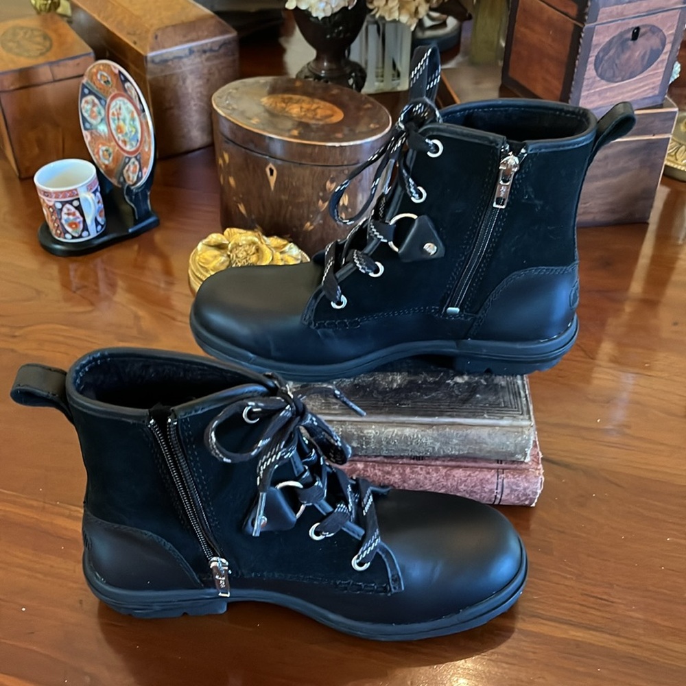 UGG® Women's Hapsburg Waterproof Hiking Boots - Picture 11 of 16